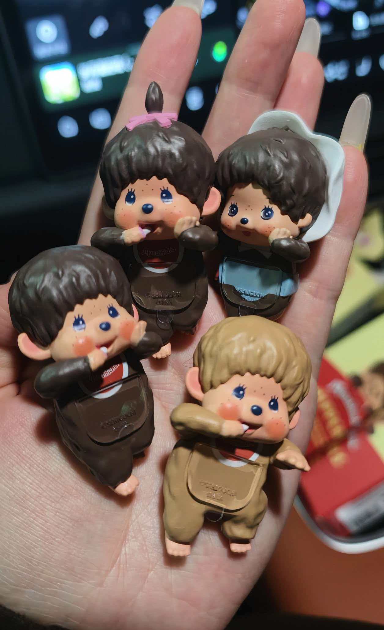 Phone Accessories Toys - Figurka Anime Mengqiqi w leżącej pozycji,